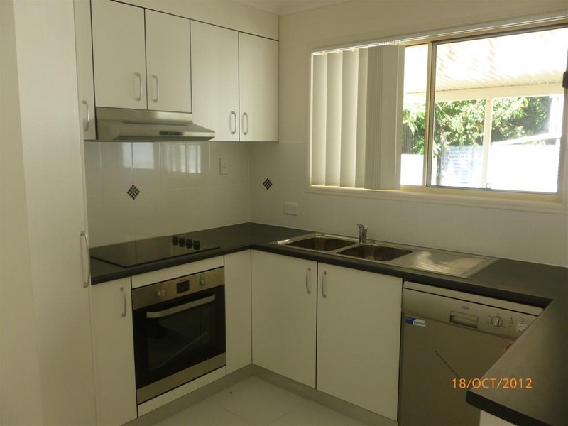 80C CORFIELD, Point Vernon QLD 4655