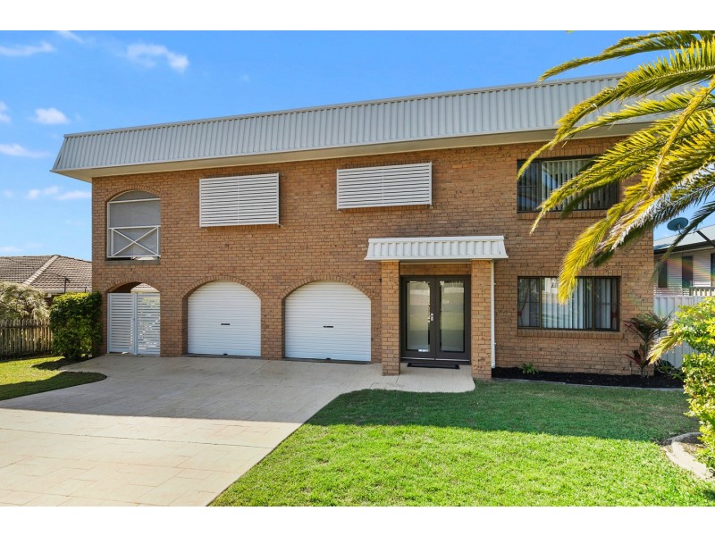 66 Hillcrest Avenue, Scarness QLD 4655