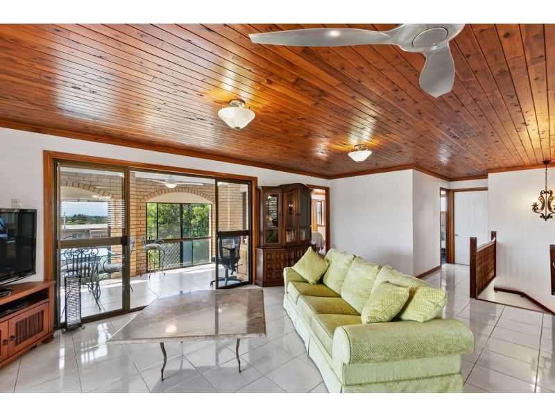 66 Hillcrest Avenue, Scarness QLD 4655
