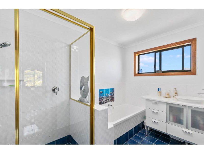 66 Hillcrest Avenue, Scarness QLD 4655