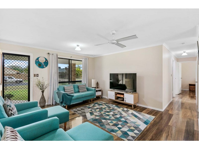 8 Tree View Road, Toogoom QLD 4655