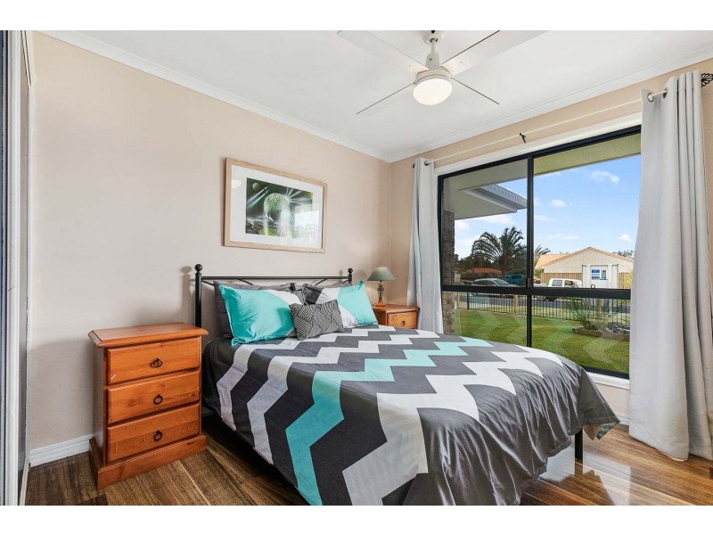 8 Tree View Road, Toogoom QLD 4655