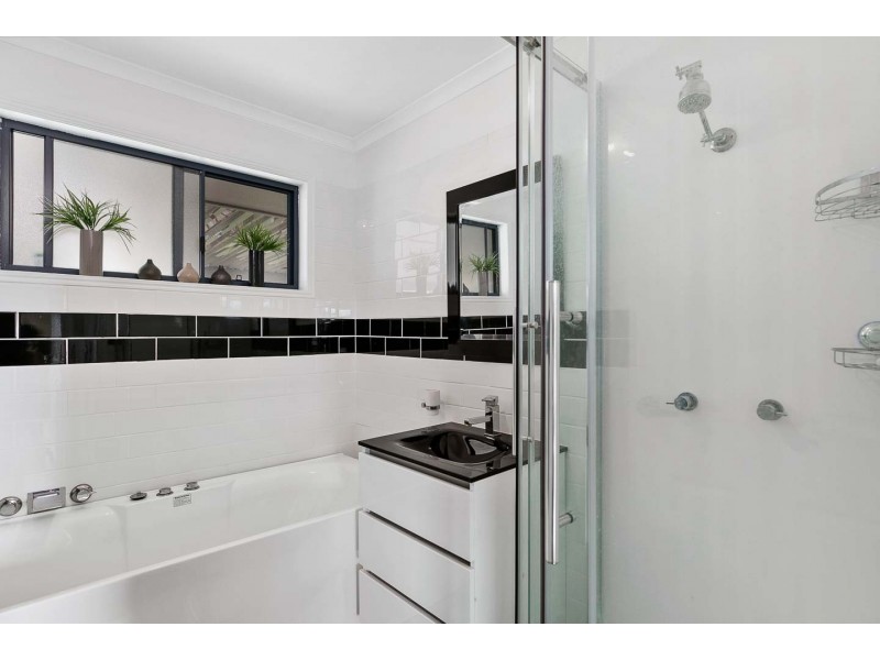 8 Tree View Road, Toogoom QLD 4655
