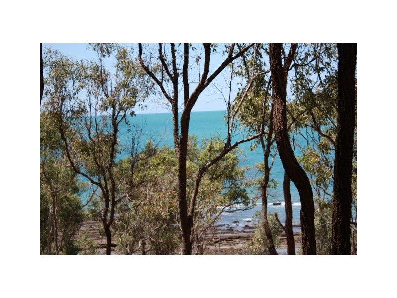 40 Esplanade, Point Vernon QLD 4655