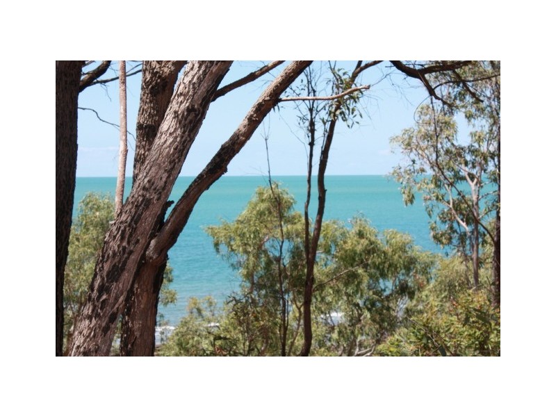 40 Esplanade, Point Vernon QLD 4655