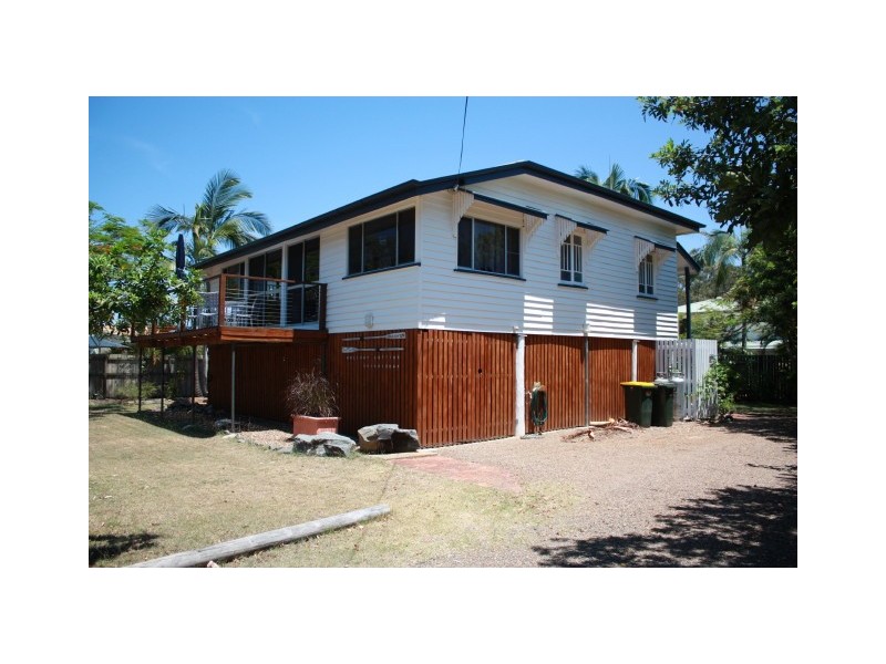 40 Esplanade, Point Vernon QLD 4655