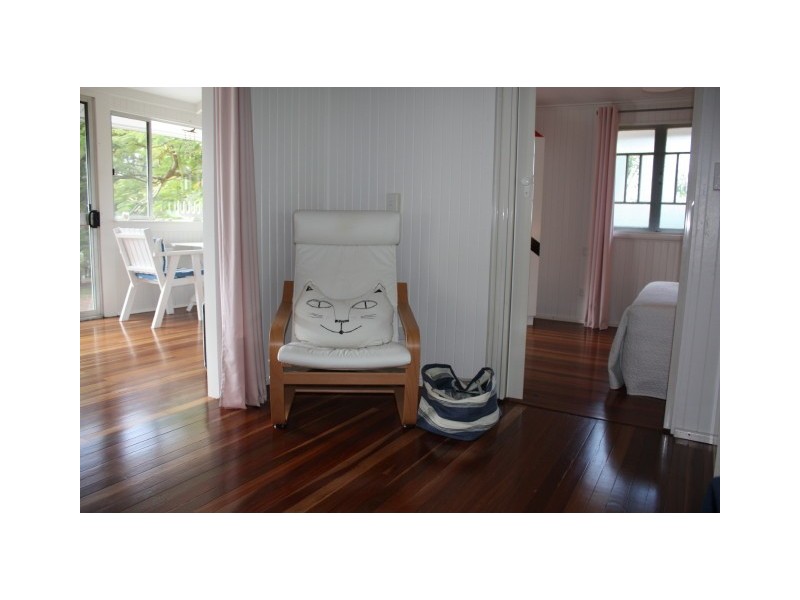 40 Esplanade, Point Vernon QLD 4655