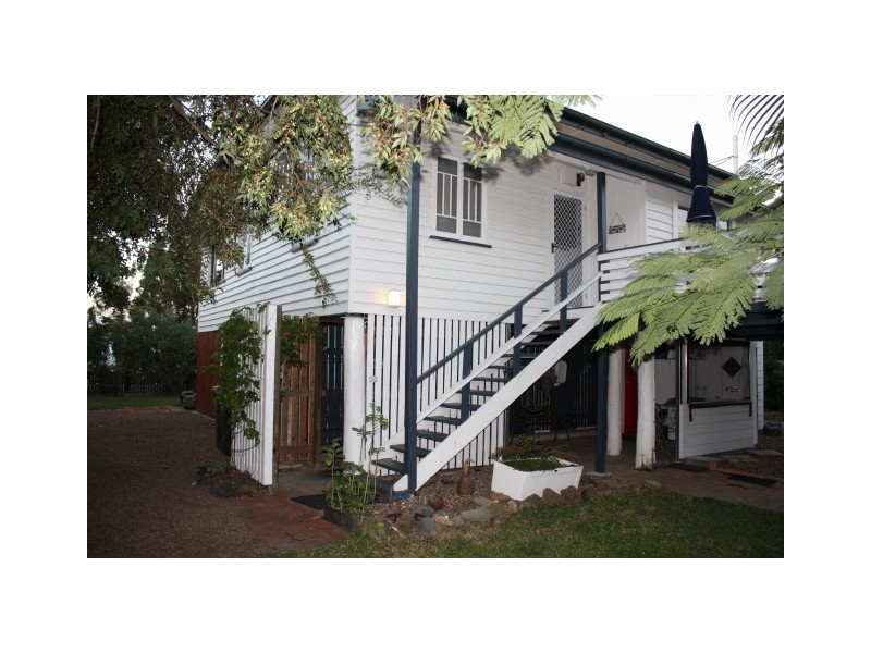40 Esplanade, Point Vernon QLD 4655