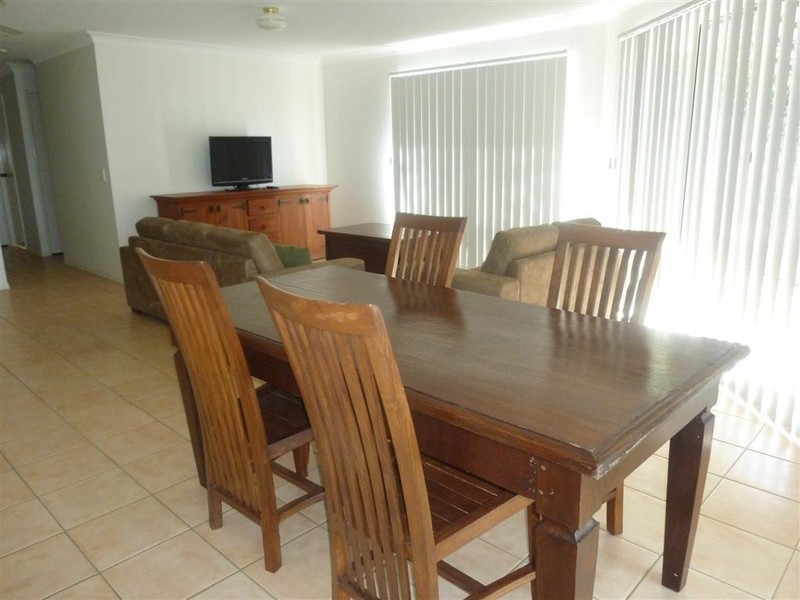 52 Ann, Torquay QLD 4655