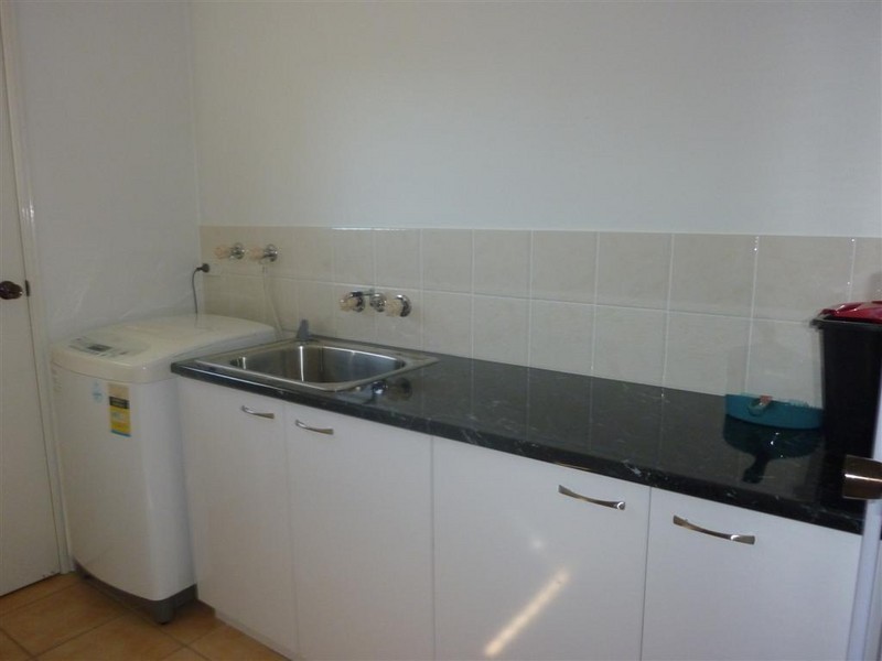 52 Ann, Torquay QLD 4655