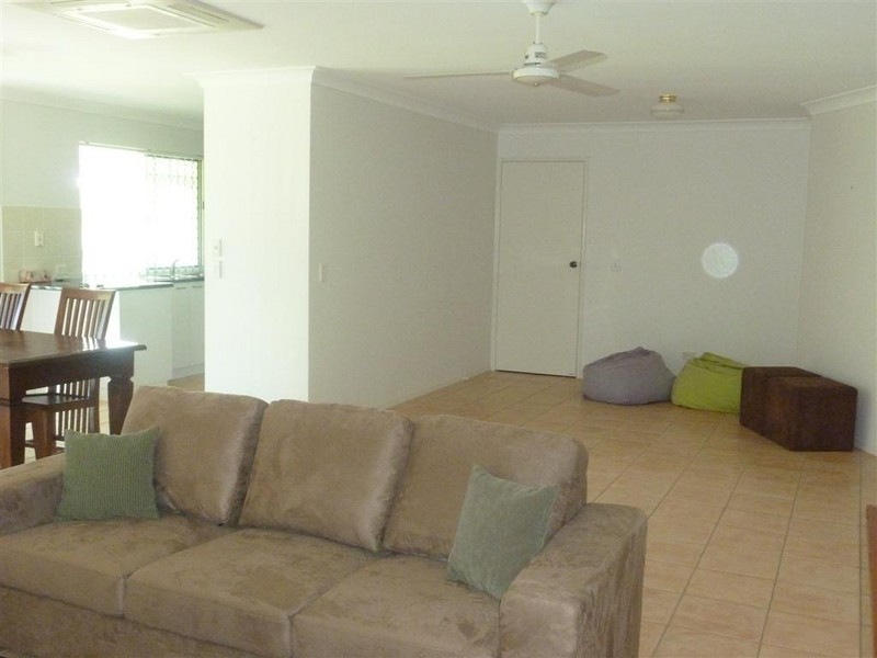 52 Ann, Torquay QLD 4655