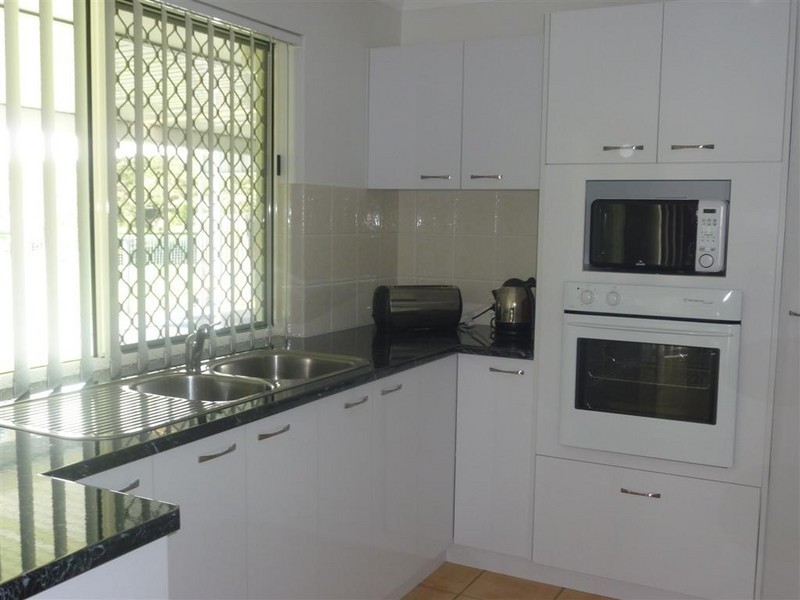 52 Ann, Torquay QLD 4655
