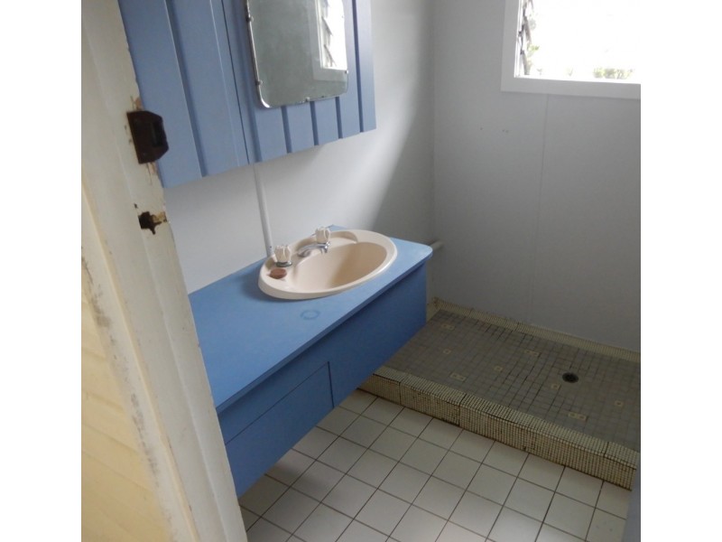 2/444 Esplanade, Torquay QLD 4655