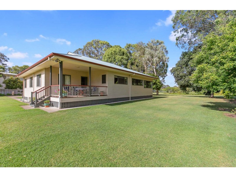 65 Elizabeth Street, Urangan QLD 4655