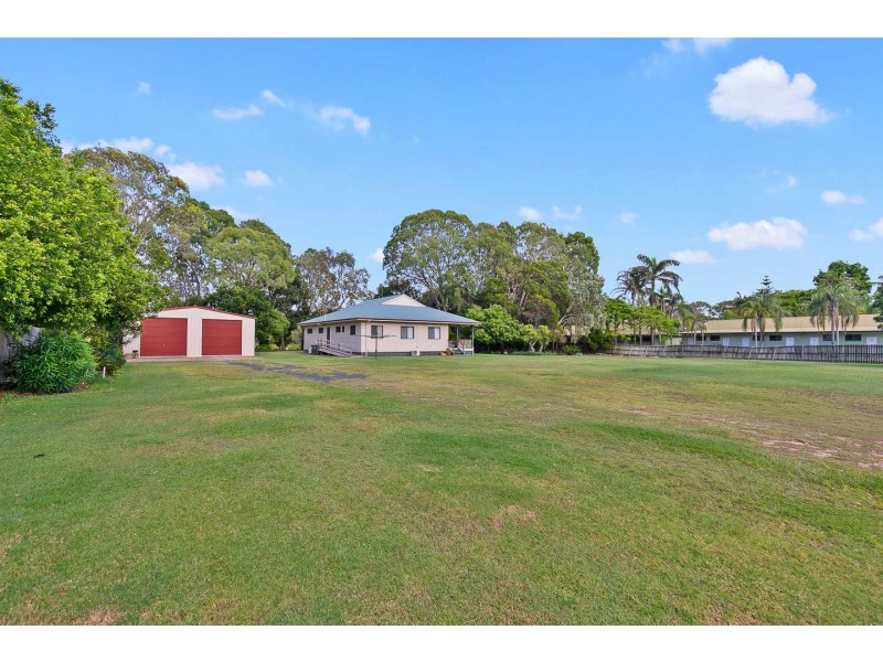 65 Elizabeth Street, Urangan QLD 4655