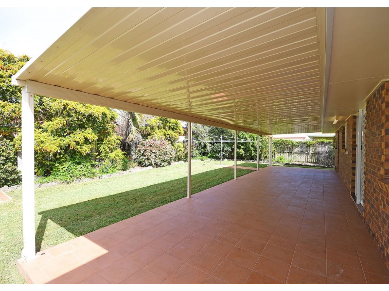 10 Hood Street, Urangan QLD 4655