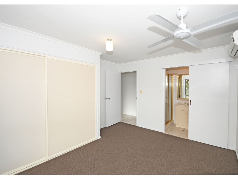 10 Hood Street, Urangan QLD 4655