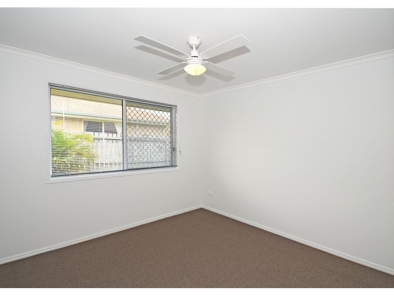 10 Hood Street, Urangan QLD 4655