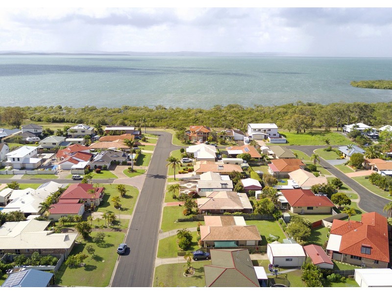 10 Hood Street, Urangan QLD 4655