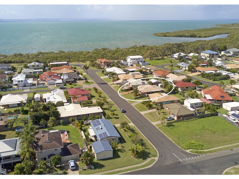 10 Hood Street, Urangan QLD 4655