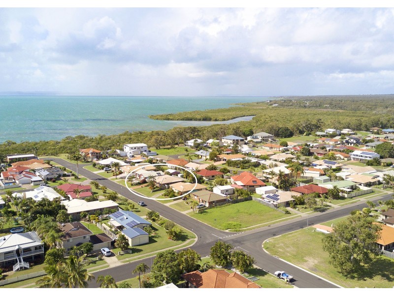 10 Hood Street, Urangan QLD 4655