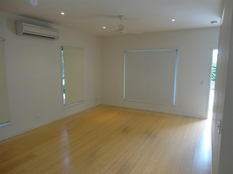 9/541 Esplanade, Urangan QLD 4655