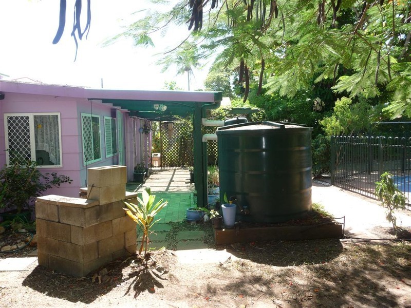 1 South St, Urangan QLD 4655