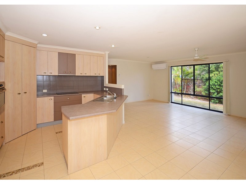 42 Heather Way, Urraween QLD 4655