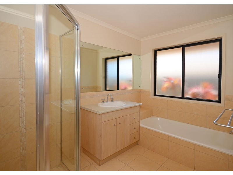 42 Heather Way, Urraween QLD 4655