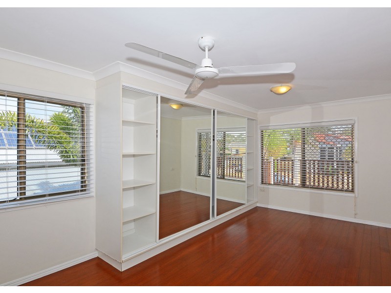 19 Cypress St, Torquay QLD 4655