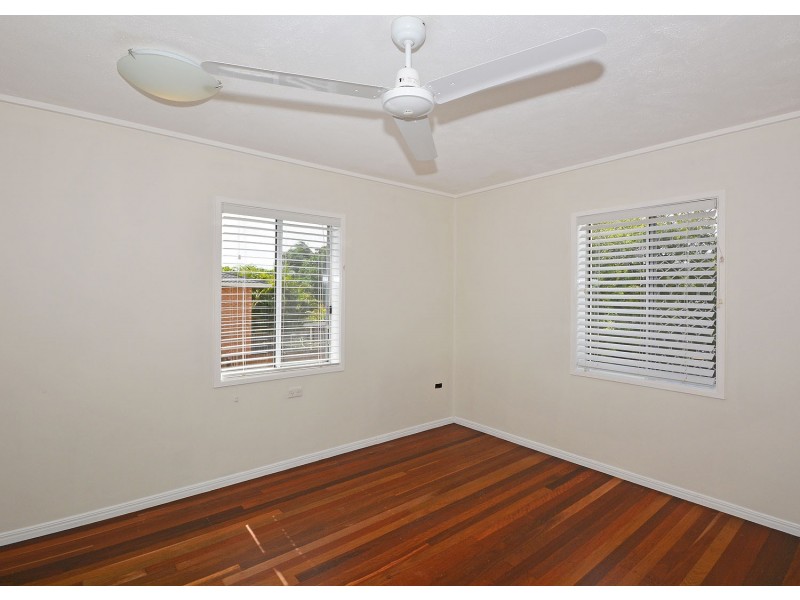19 Cypress St, Torquay QLD 4655