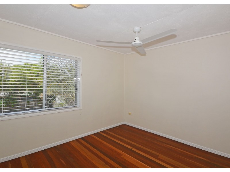 19 Cypress St, Torquay QLD 4655