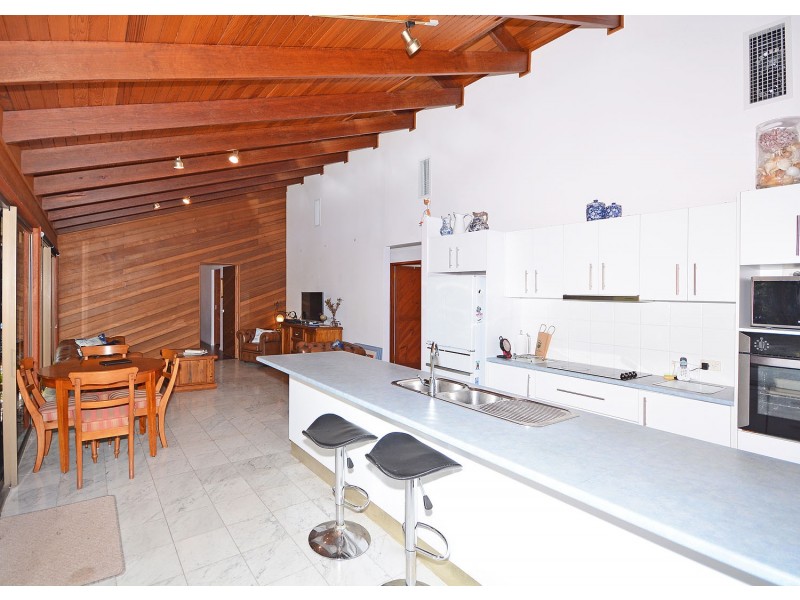 148 Christensen St, Urraween QLD 4655