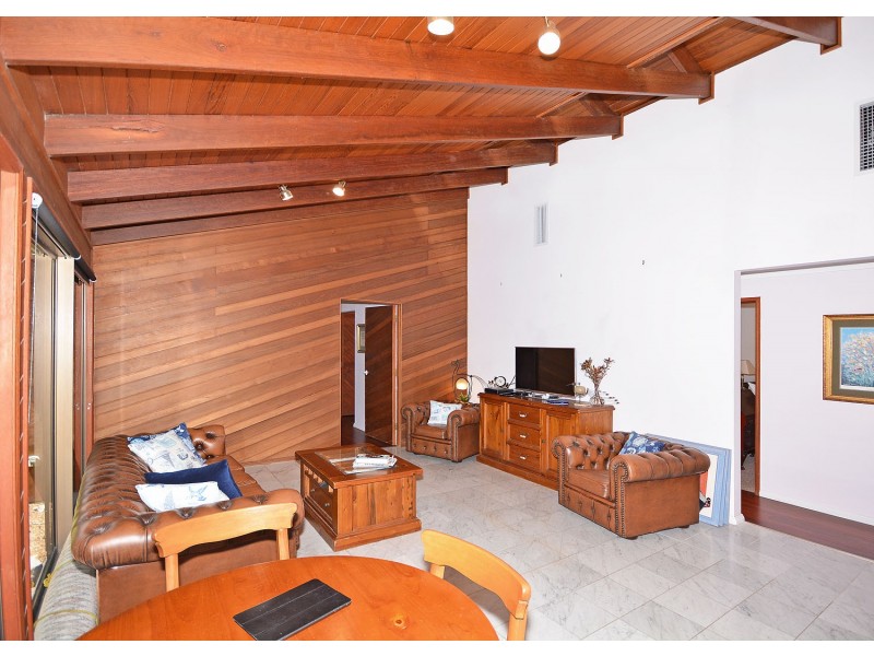 148 Christensen St, Urraween QLD 4655