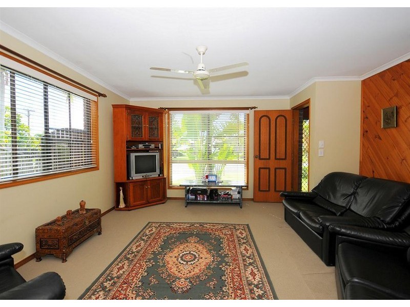 24 South St, Urangan QLD 4655