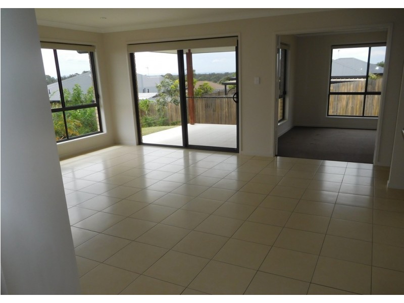 10 Parame Crt, Nikenbah QLD 4655