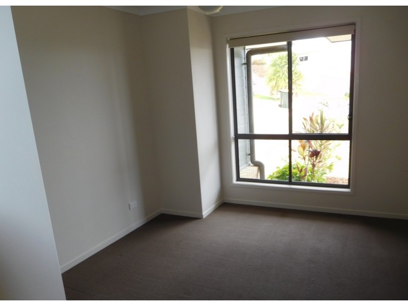 10 Parame Crt, Nikenbah QLD 4655