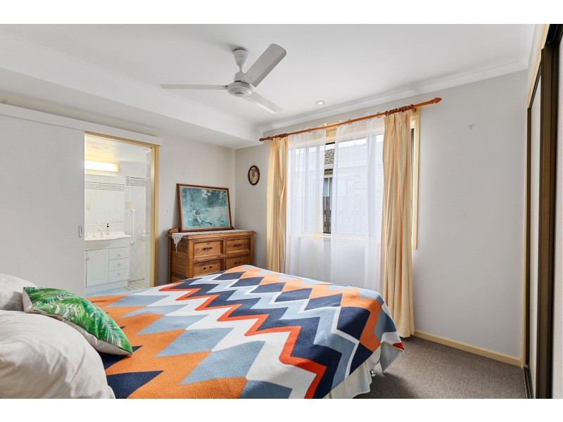 4 Meledie Avenue, Kawungan QLD 4655