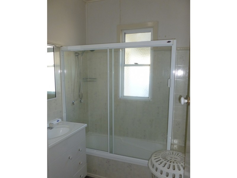 99 Freshwater Street, Torquay QLD 4655