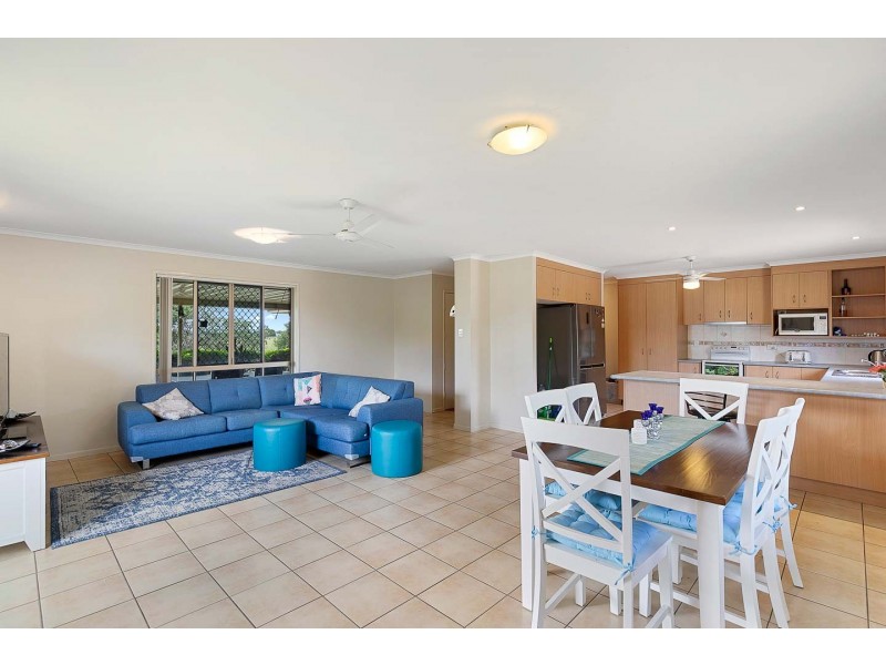 51 Carls Road, Dundowran QLD 4655