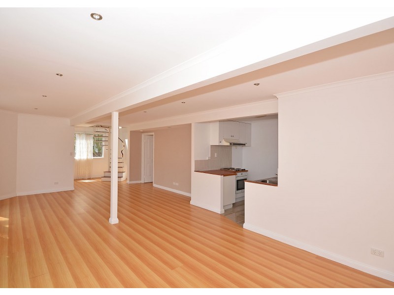 125 Pulgul Street, Urangan QLD 4655