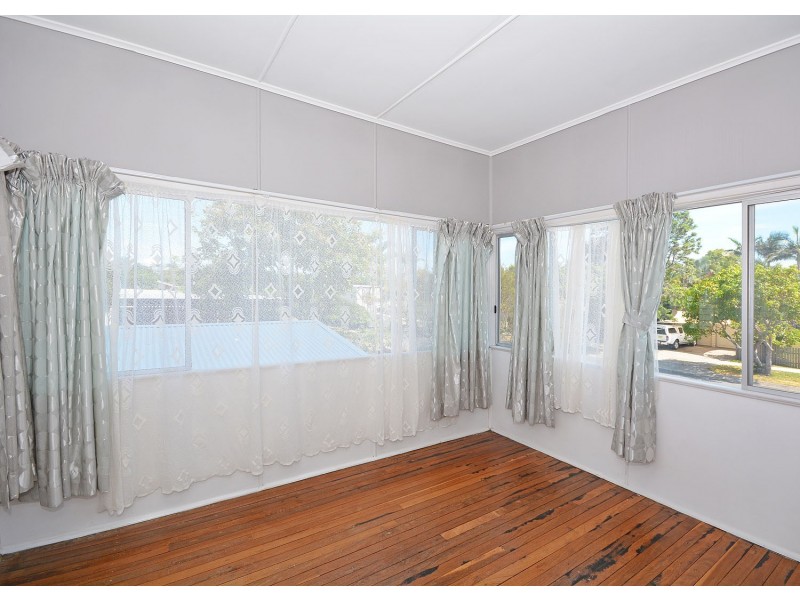 125 Pulgul Street, Urangan QLD 4655