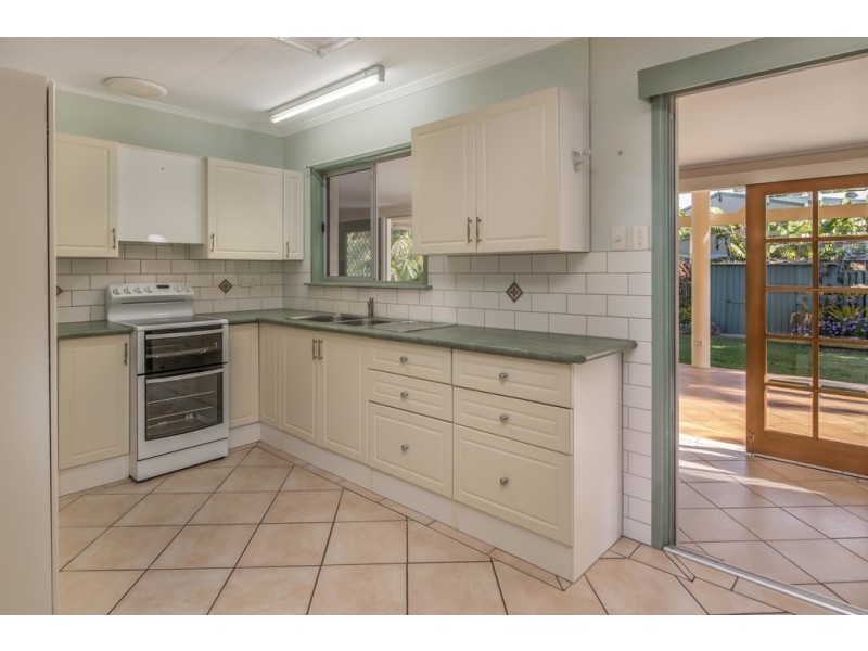 30 Dover Street, Pialba QLD 4655