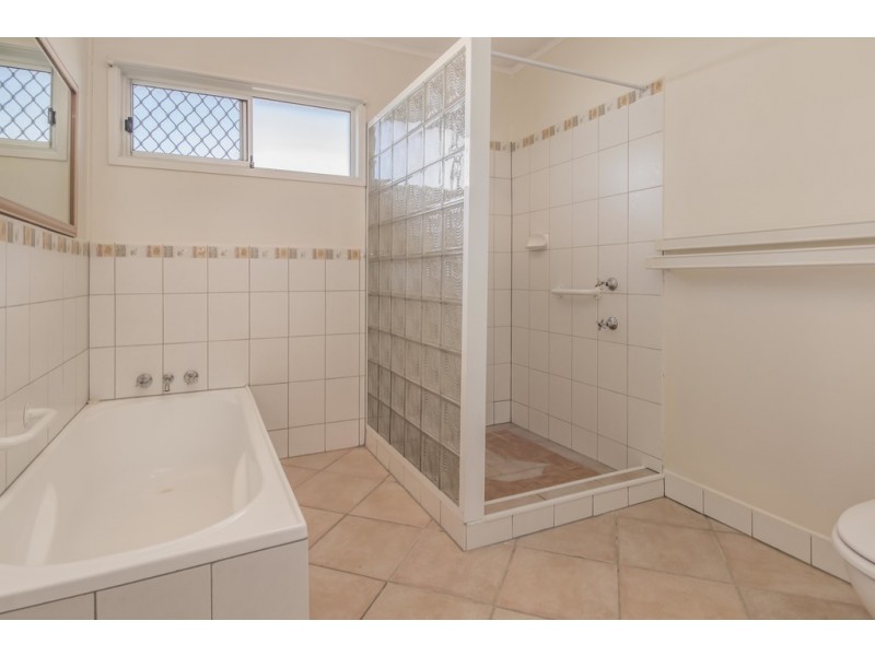 30 Dover Street, Pialba QLD 4655