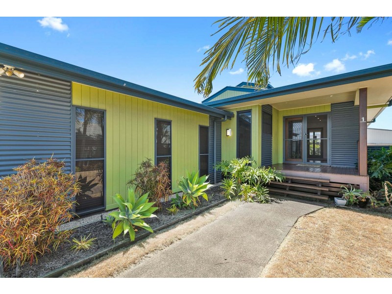 1 Krista Court, Burrum Heads QLD 4659