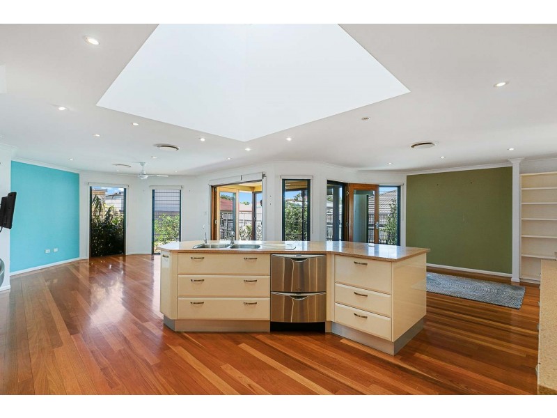 1 Krista Court, Burrum Heads QLD 4659