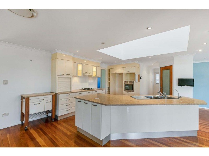 1 Krista Court, Burrum Heads QLD 4659