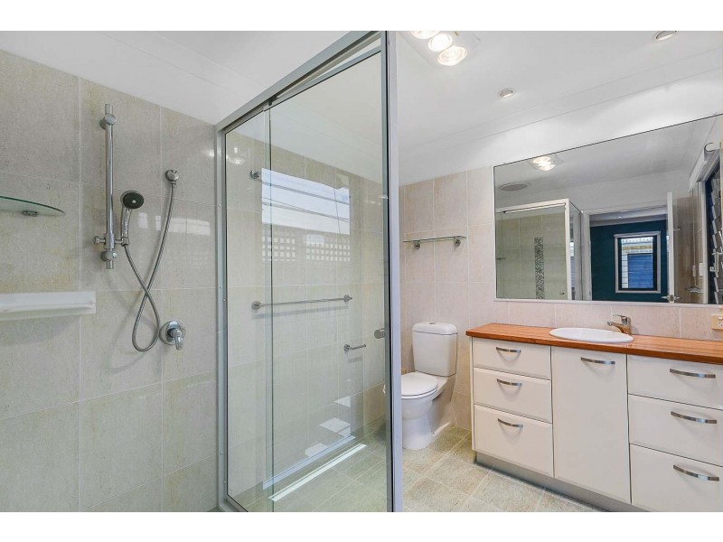 1 Krista Court, Burrum Heads QLD 4659