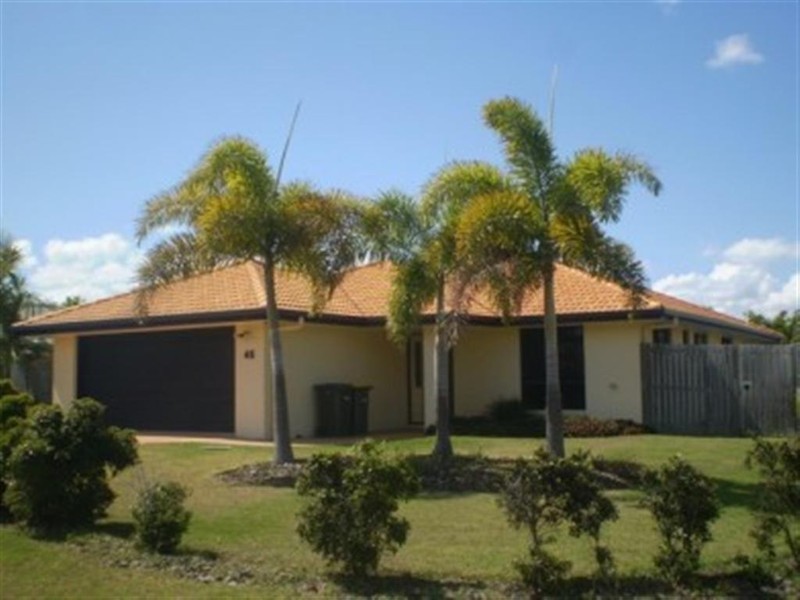46 Alexander St, Urangan QLD 4655