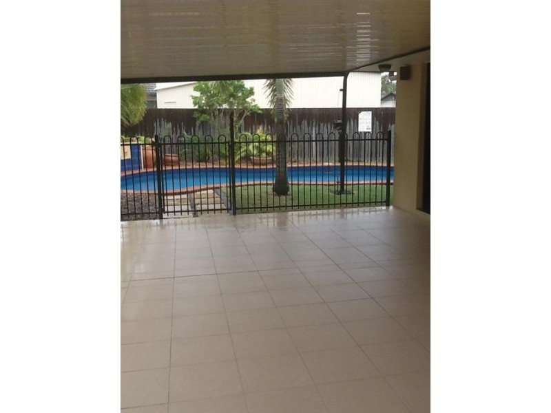 46 Alexander St, Urangan QLD 4655
